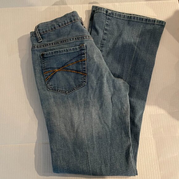Y2K BCBG Maxazria Flare Jeans - Picture 7 of 8
